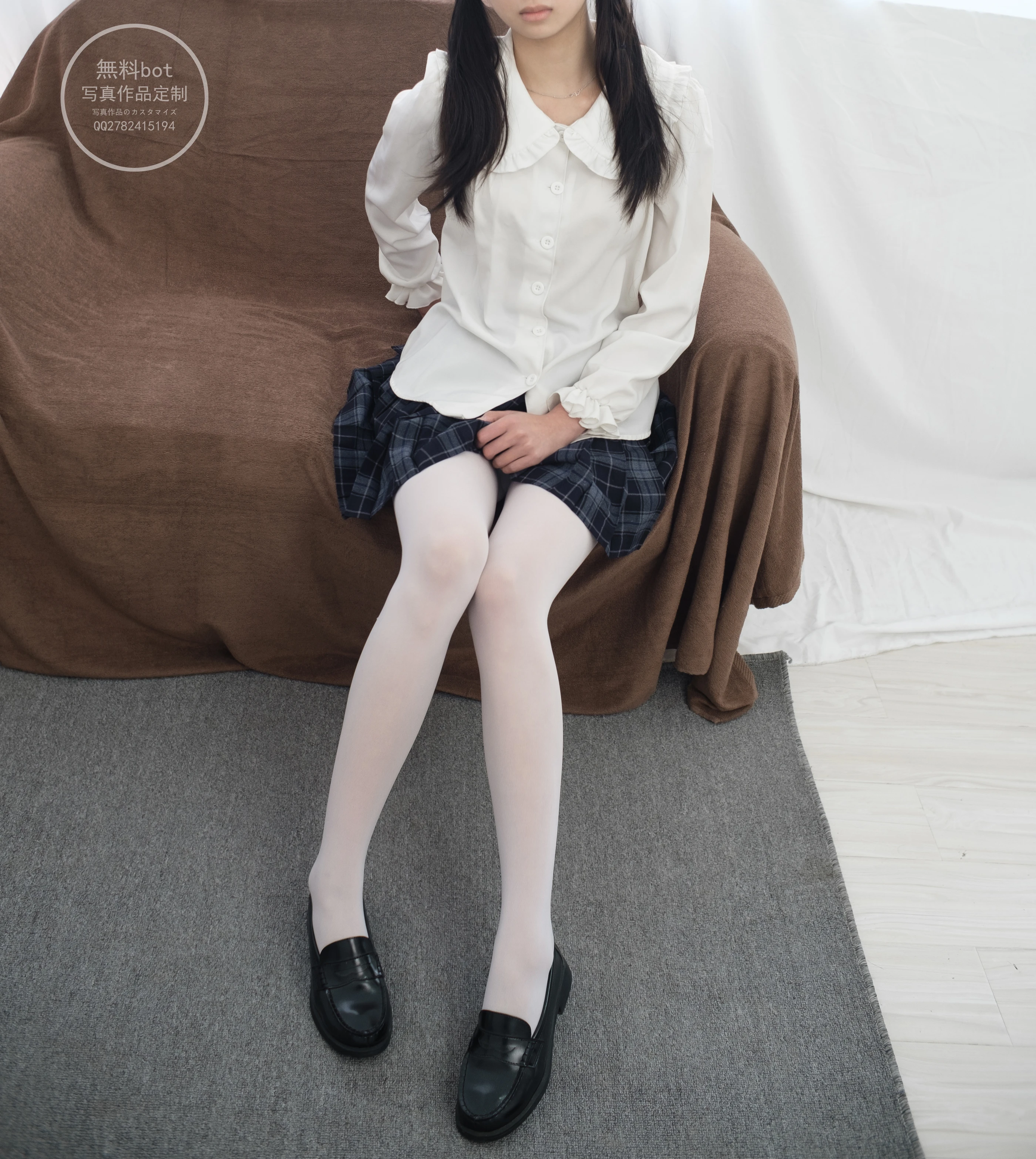 森萝财团 有料 NO.018 吸吸 白丝少女的百褶裙 [71P]插图5